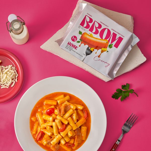 jp.ktown4u.com : [BBOM] BBOM TTEOKBOKKI POUCH (ROSE) 147g