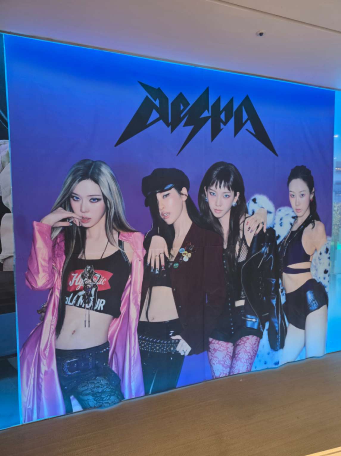 K-POP・アジア ONCE KPOP IN PUBLIC / ONE TAKE] ATEEZ(에이티즈) - '미친 폼 (Crazy