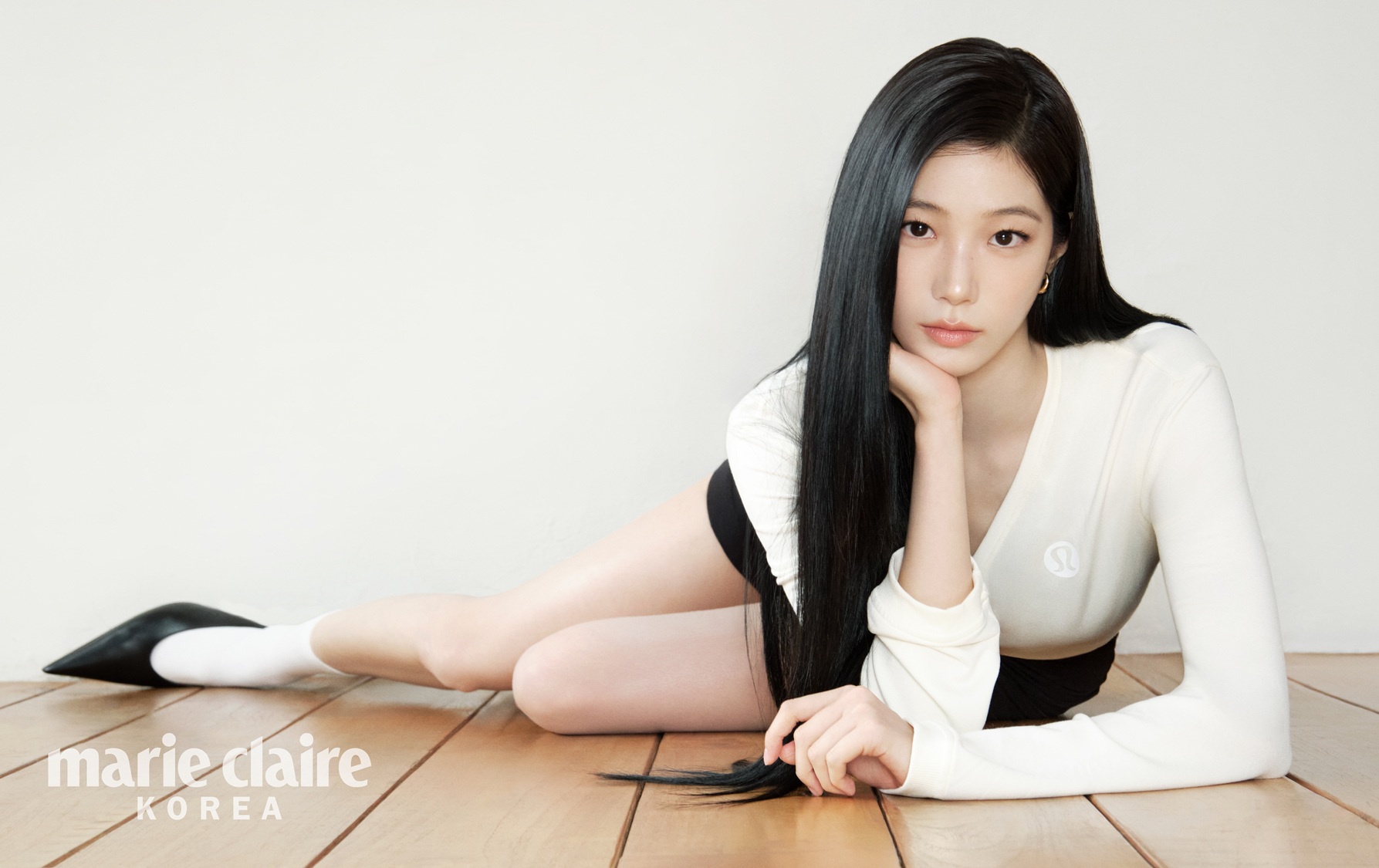 ktown4u.com : [Magazine] [26-05-26] Marie claire 2026.06 D Type