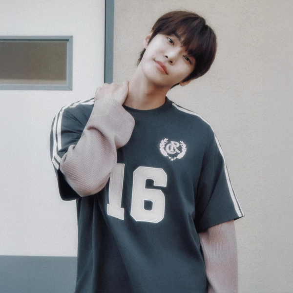 [CITYBREEZE] 빈티지 트랙 넘버링 반팔 티셔츠_CHARCOAL