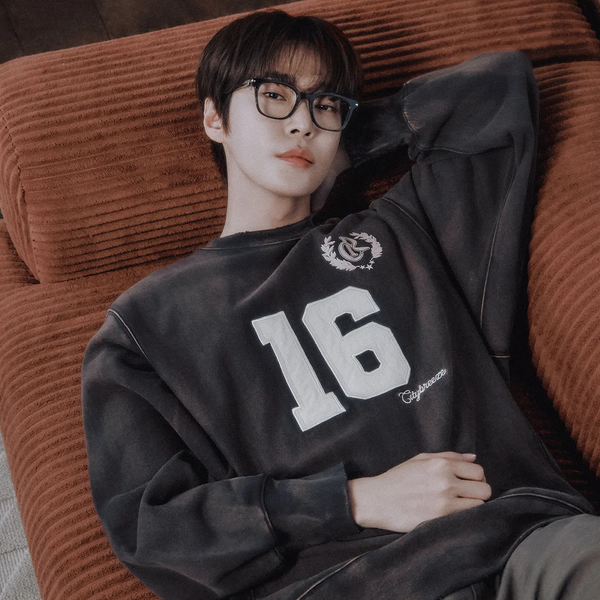 [CITYBREEZE] 빈티지 넘버링 스웨트셔츠_CHARCOAL