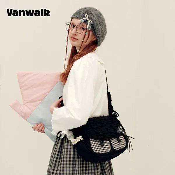 [Vanwalk] Cloud Pocket Crossbody Bag / Check Black