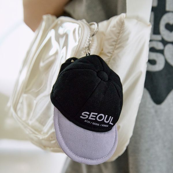 BT21_26 TRAVEL_Ball Cap Keyring