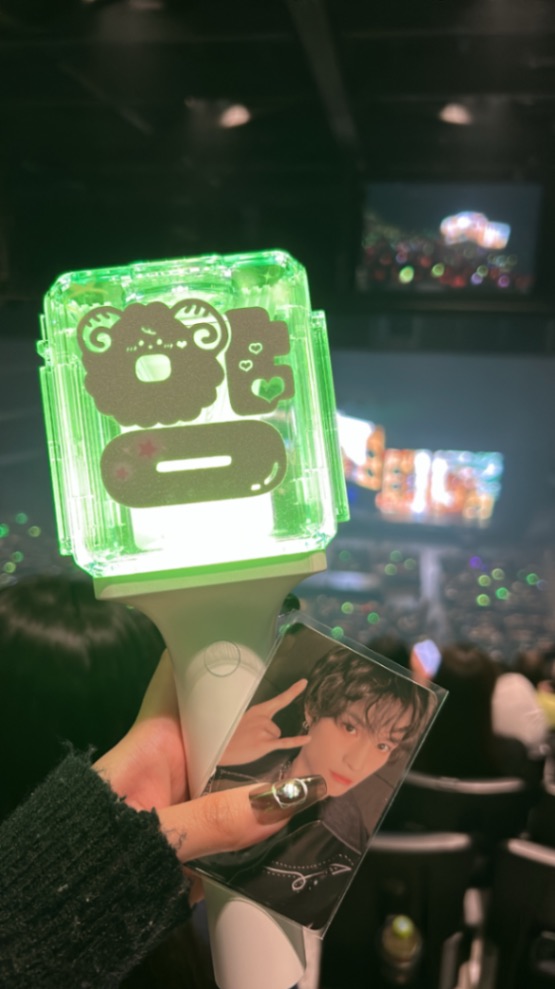 ktown4u.com : WayV - OFFICIAL LIGHT STICK Ver. 2