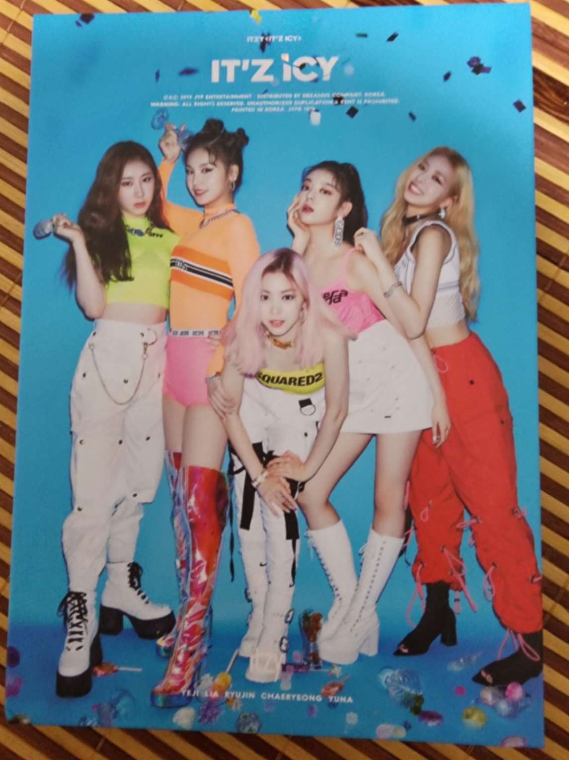 itzy ポスター 当選品 mbc ktown4u.com : review detail_ITZY - Album [IT'z ICY] (Random
